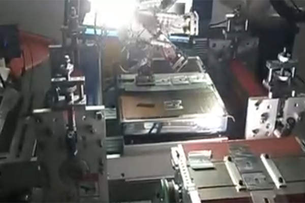 6軸機(jī)械手筆記本輔料貼合