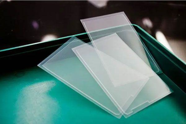 模切中OCA光學(xué)膠溢膠氣泡原及解決方法