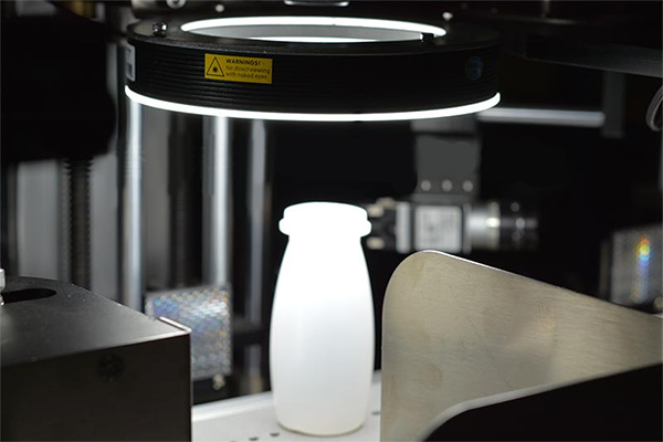 機器視覺下的PET瓶檢測，完美打造高效、智能化的飲料瓶生產(chǎn)線