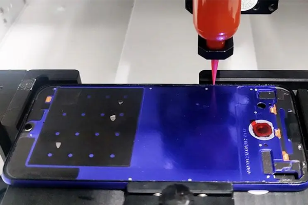 手機(jī)中框高精度點(diǎn)膠應(yīng)用