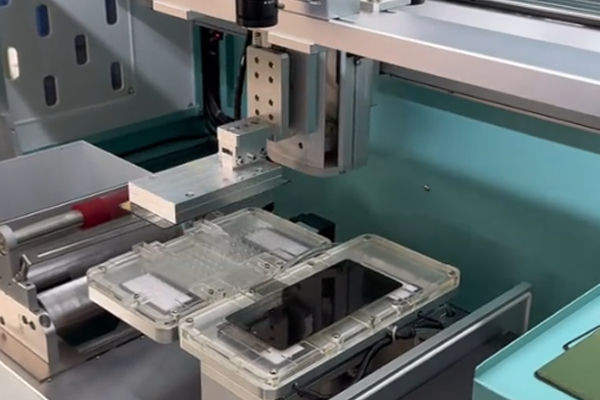 手機(jī)蓋板高精度全貼合應(yīng)用