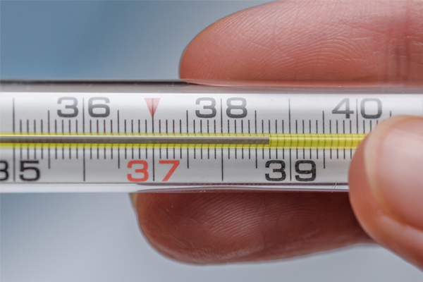 機(jī)器視覺引導(dǎo)貼標(biāo)溫度計(jì)