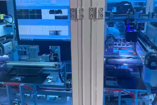 機器視覺引導(dǎo)電子產(chǎn)品包邊應(yīng)用