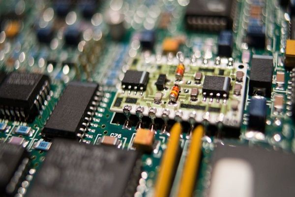 機(jī)器視覺的電子元器件激光打標(biāo)應(yīng)用