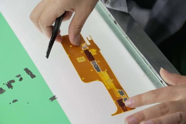機器視覺的手機FPC絲印應(yīng)用