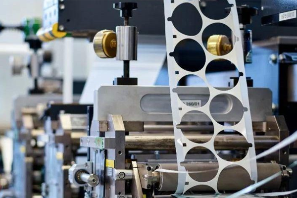 機(jī)器視覺的雙相機(jī)對(duì)位模切應(yīng)用